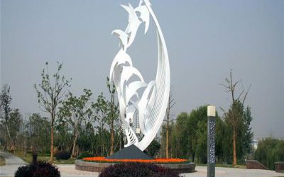 公園玻璃鋼抽象白色愛心雕塑