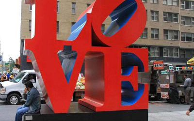 城市花園創意抽象玻璃鋼愛心雕塑