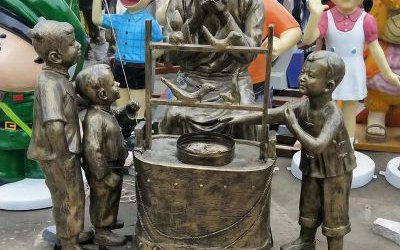 景區擺放吹糖人玻璃鋼仿銅人物雕塑