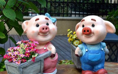 公園戶外玻璃鋼卡通可愛豬雕塑