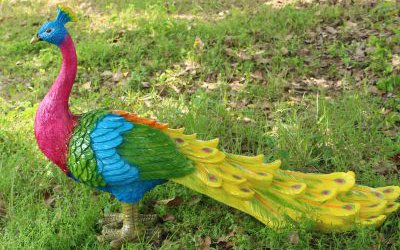 草坪玻璃鋼彩繪孔雀雕塑