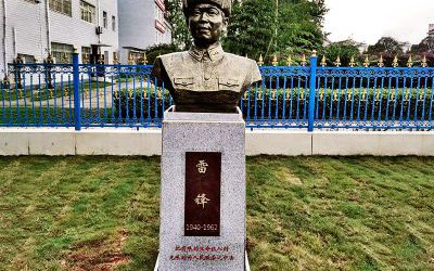 校園景區玻璃鋼仿銅雷鋒雕塑