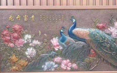 大型室內擺放的玻璃鋼仿銅浮雕影壁孔雀雕塑