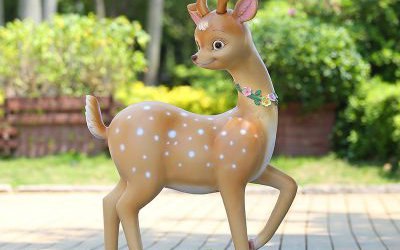 公園戶(hù)外玻璃鋼卡通彩繪梅花鹿雕塑