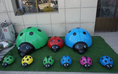 公園擺放的玻璃鋼卡通仿真動物瓢蟲雕塑