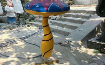 景區創意玻璃鋼卡通彩繪蘑菇雕塑