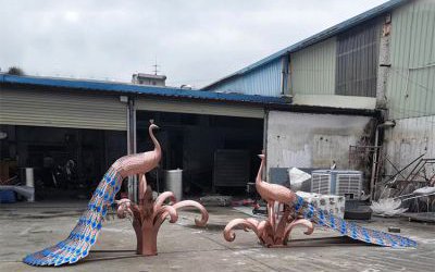 庭院別墅玻璃鋼彩繪孔雀雕塑