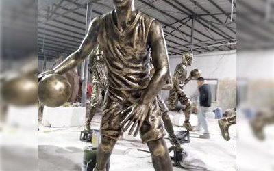 景區(qū)景觀擺放打籃球玻璃鋼仿銅運動人物雕塑