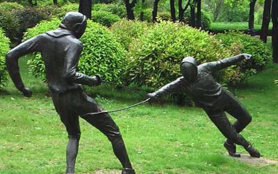 學(xué)院操場擊劍運動員玻璃鋼玻璃鋼仿銅人物雕塑