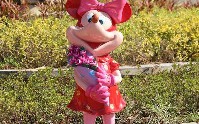 迪士尼游樂場玻璃鋼卡通米妮雕塑