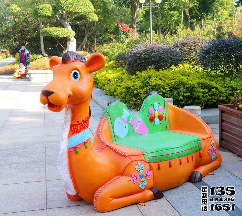 玻璃鋼卡通駱駝座椅雕塑戶外幼兒園美陳裝飾擺件 玻璃鋼卡通駱駝座椅雕塑戶外幼兒園美陳裝飾擺件