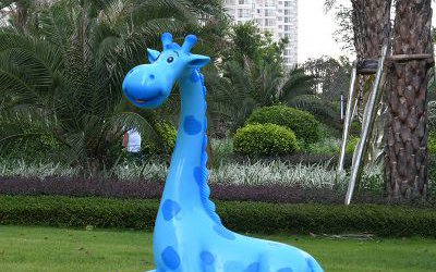 游樂園玻璃鋼卡通長頸鹿雕塑