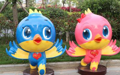 游樂園創(chuàng)意彩繪童趣幼兒園玻璃鋼卡通鴿子雕塑