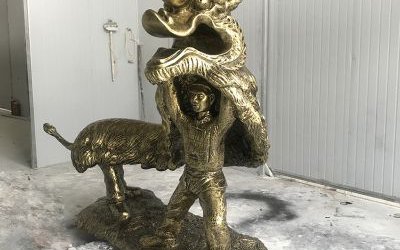 城市街道玻璃鋼仿銅舞獅的人物景觀